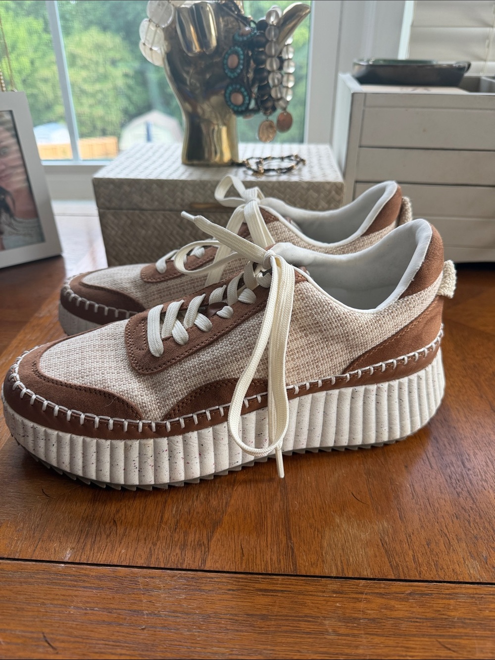 Universal Thread Cream and Brown Platform Sneakers in excellent condition. 10 - Picture 3 of 7